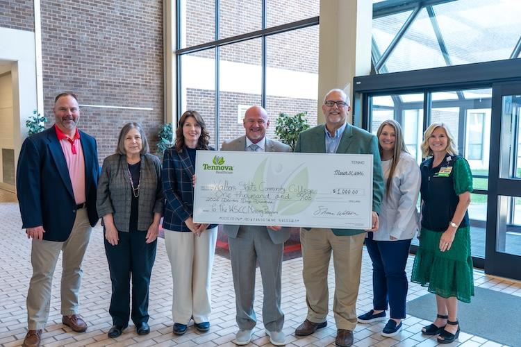 Tennova Healthcare Gift Celebrates Doctors Day