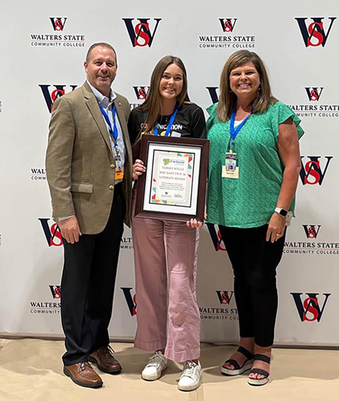 Manley Elementary Teacher Receives Tammy Wells Literacy Award